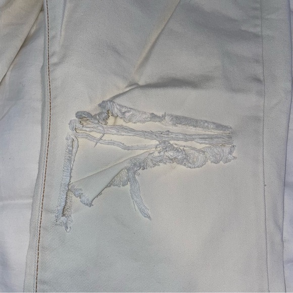 BDG Loose Straight Jean – Destroyed Ivory Denim - Urban Outfitters 33 - Picture 12 of 15